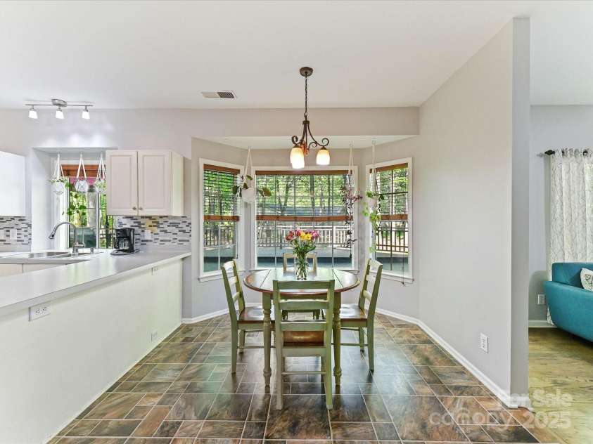 2805 Bathgate Lane, Matthews, NC 28105.  MLS# CAR4244864, YatesRealty ID 6495. 