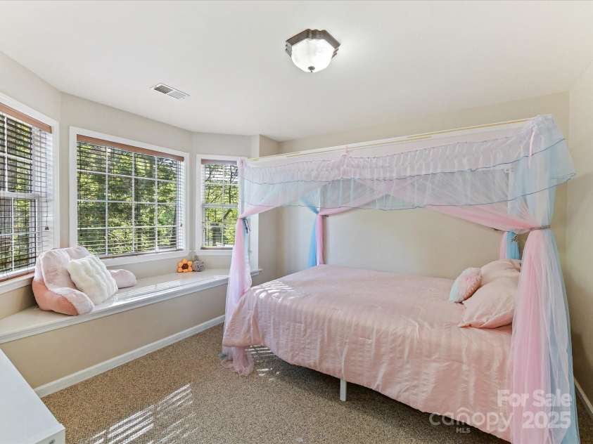 2805 Bathgate Lane, Matthews, NC 28105.  MLS# CAR4244864, YatesRealty ID 6495. 