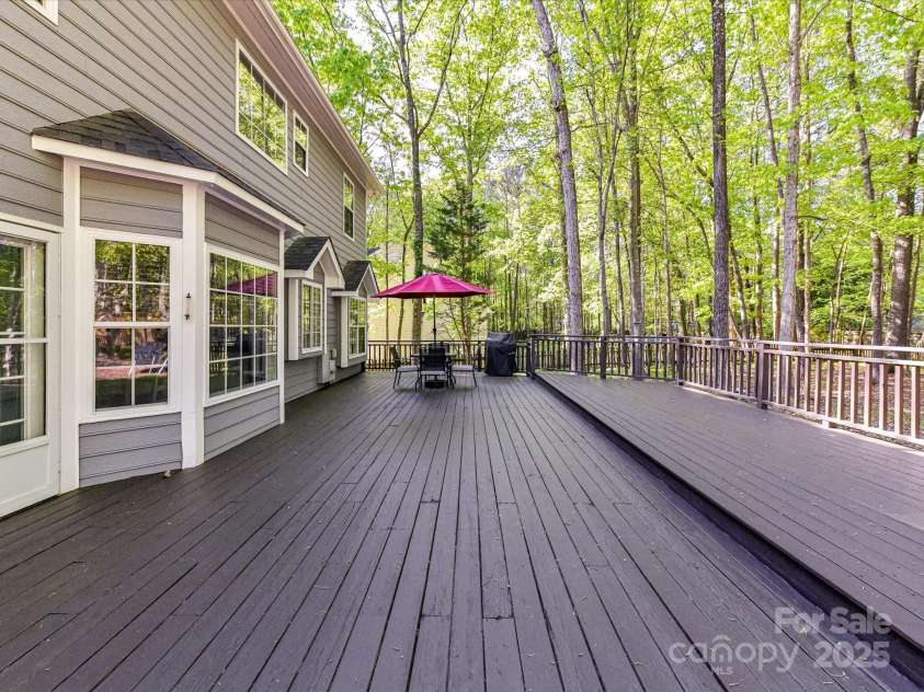 2805 Bathgate Lane, Matthews, NC 28105.  MLS# CAR4244864, YatesRealty ID 6495. 