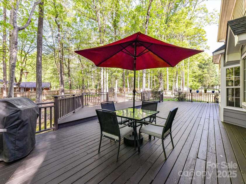 2805 Bathgate Lane, Matthews, NC 28105.  MLS# CAR4244864, YatesRealty ID 6495. 