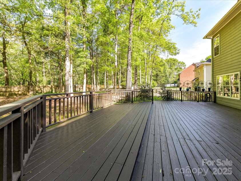 2805 Bathgate Lane, Matthews, NC 28105.  MLS# CAR4244864, YatesRealty ID 6495. 