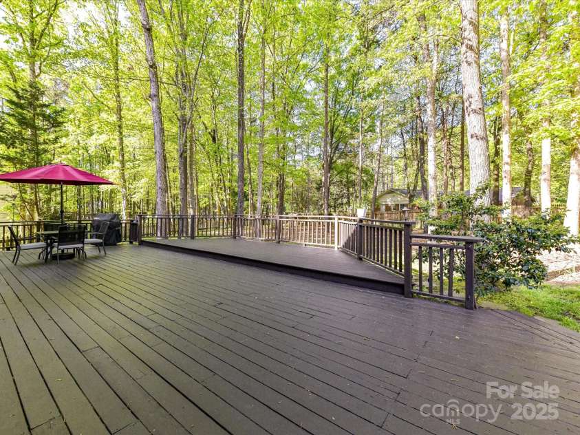 2805 Bathgate Lane, Matthews, NC 28105.  MLS# CAR4244864, YatesRealty ID 6495. 