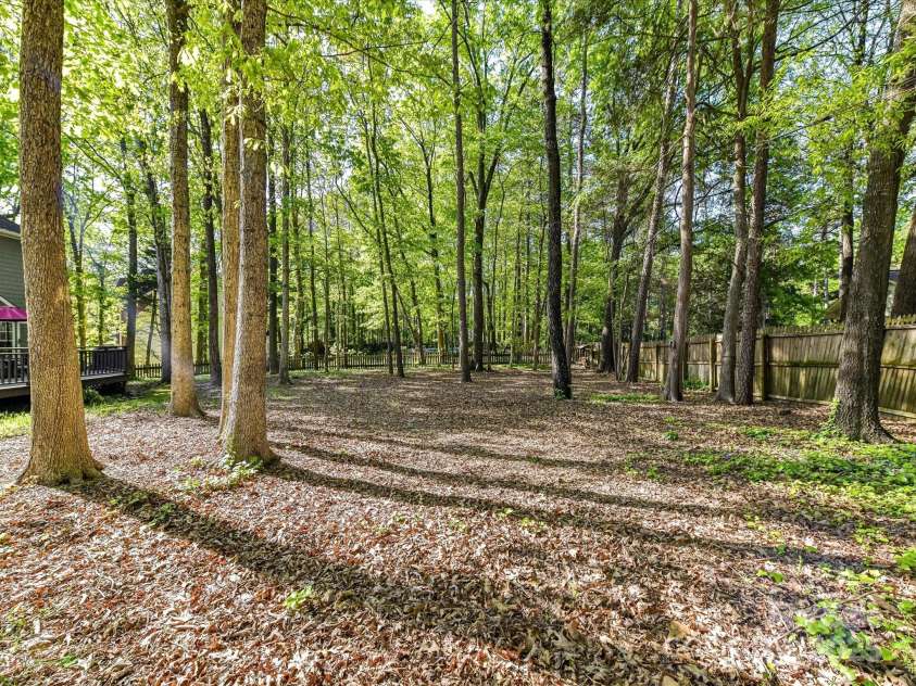 2805 Bathgate Lane, Matthews, NC 28105.  MLS# CAR4244864, YatesRealty ID 6495. 