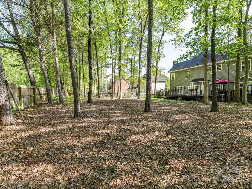 2805 Bathgate Lane, Matthews, NC 28105.  MLS# CAR4244864, YatesRealty ID 6495. 