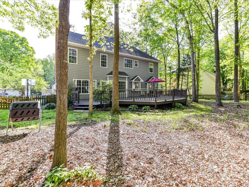2805 Bathgate Lane, Matthews, NC 28105.  MLS# CAR4244864, YatesRealty ID 6495. 