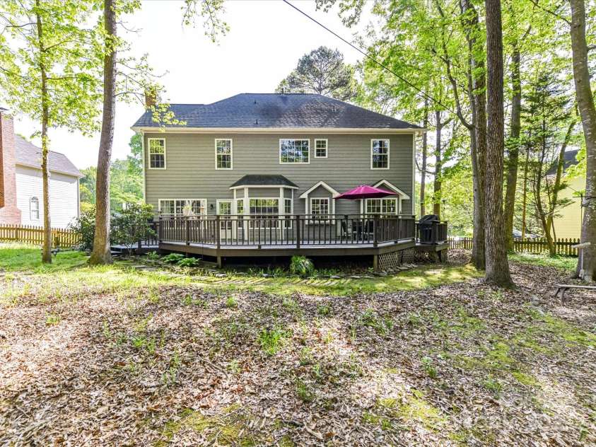 2805 Bathgate Lane, Matthews, NC 28105.  MLS# CAR4244864, YatesRealty ID 6495. 