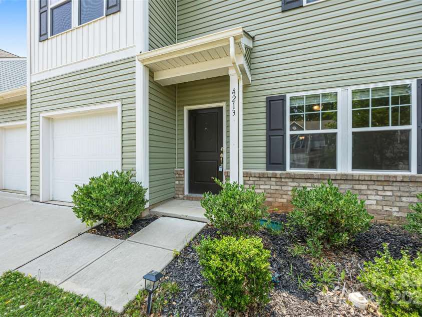 4213 Stockbrook Drive, Charlotte, NC 28215.  MLS# CAR4240143, YatesRealty ID 6496. 