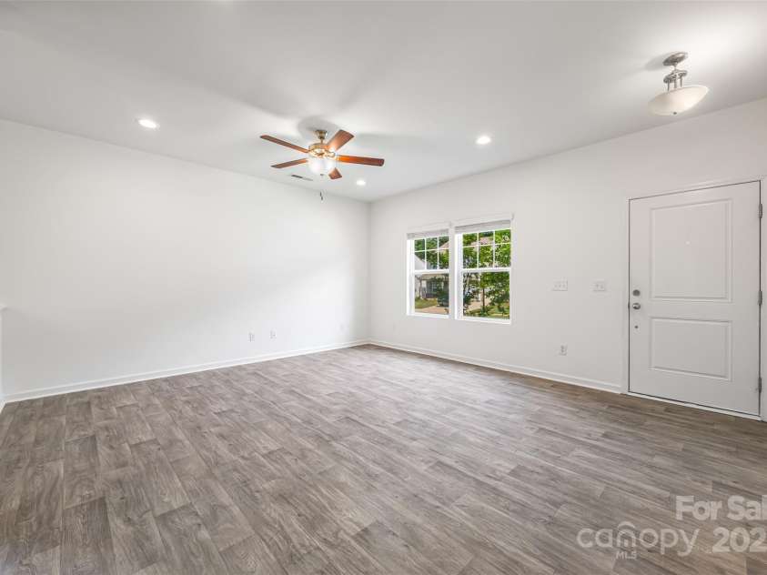4213 Stockbrook Drive, Charlotte, NC 28215.  MLS# CAR4240143, YatesRealty ID 6496. 