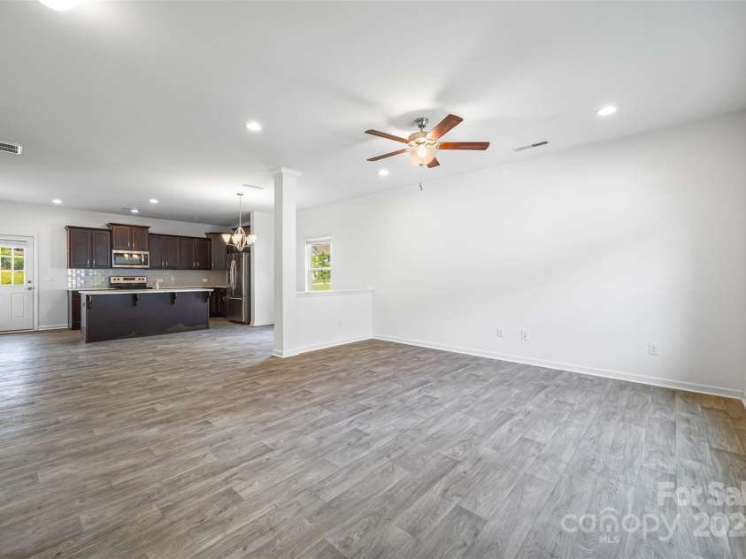 4213 Stockbrook Drive, Charlotte, NC 28215.  MLS# CAR4240143, YatesRealty ID 6496. 