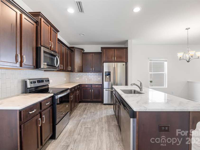 4213 Stockbrook Drive, Charlotte, NC 28215.  MLS# CAR4240143, YatesRealty ID 6496. 