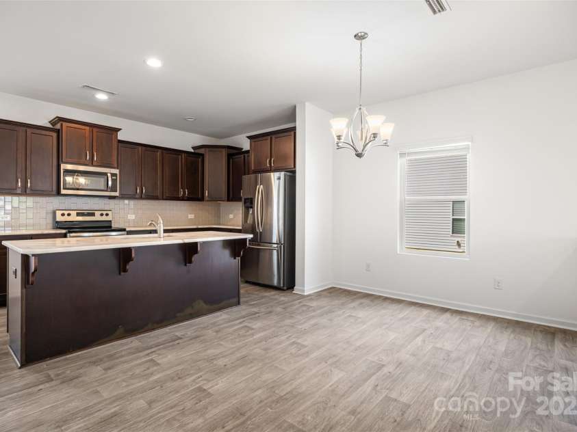 4213 Stockbrook Drive, Charlotte, NC 28215.  MLS# CAR4240143, YatesRealty ID 6496. 