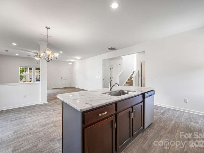 4213 Stockbrook Drive, Charlotte, NC 28215.  MLS# CAR4240143, YatesRealty ID 6496. 