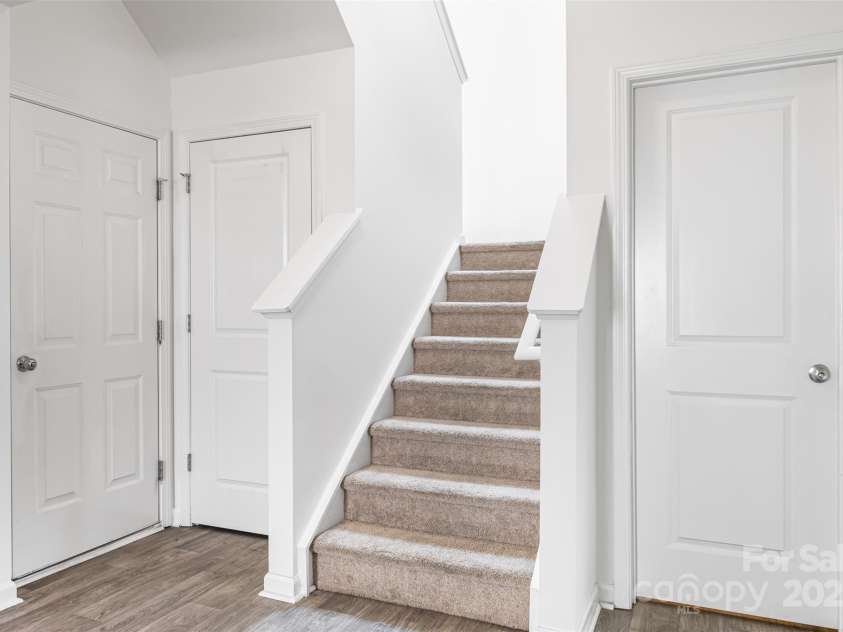 4213 Stockbrook Drive, Charlotte, NC 28215.  MLS# CAR4240143, YatesRealty ID 6496. 