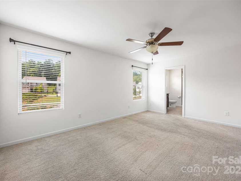 4213 Stockbrook Drive, Charlotte, NC 28215.  MLS# CAR4240143, YatesRealty ID 6496. 