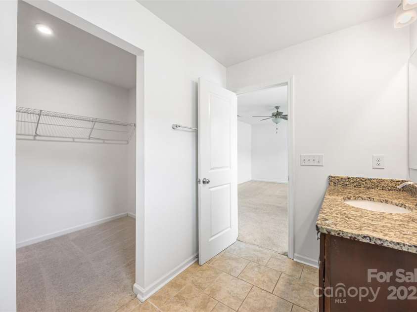 4213 Stockbrook Drive, Charlotte, NC 28215.  MLS# CAR4240143, YatesRealty ID 6496. 