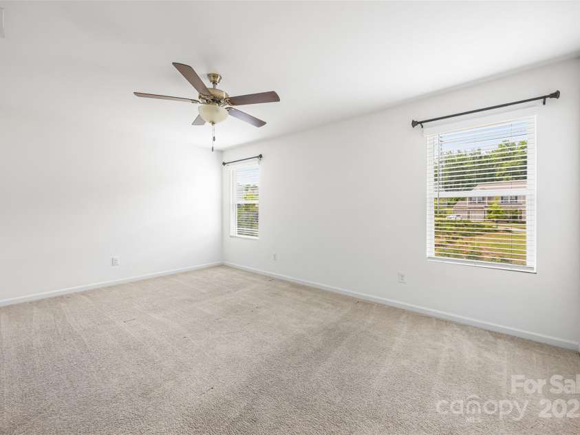 4213 Stockbrook Drive, Charlotte, NC 28215.  MLS# CAR4240143, YatesRealty ID 6496. 