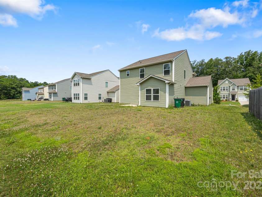 4213 Stockbrook Drive, Charlotte, NC 28215.  MLS# CAR4240143, YatesRealty ID 6496. 