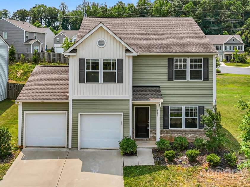 4213 Stockbrook Drive, Charlotte, NC 28215.  MLS# CAR4240143, YatesRealty ID 6496. 