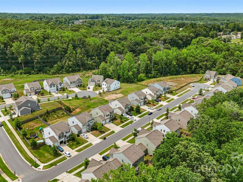 4213 Stockbrook Drive, Charlotte, NC 28215.  MLS# CAR4240143, YatesRealty ID 6496. 