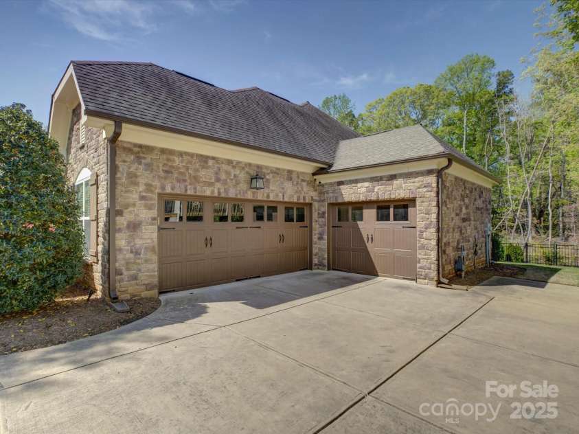 712 Chase Court, Fort Mill, SC 29708.  MLS# CAR4247277, YatesRealty ID 6498. 