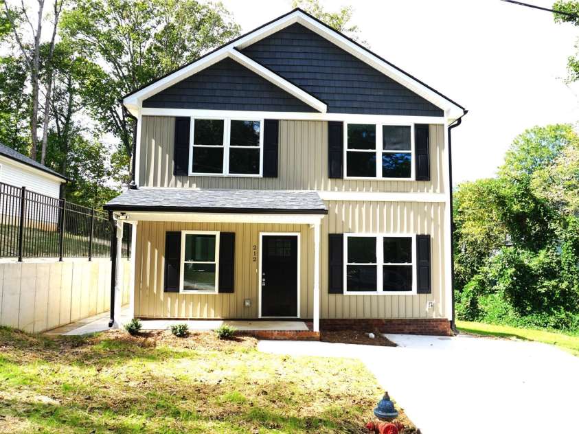 212 James Street, Kannapolis, NC 28083.  MLS# CAR4186400, YatesRealty ID 6499. 