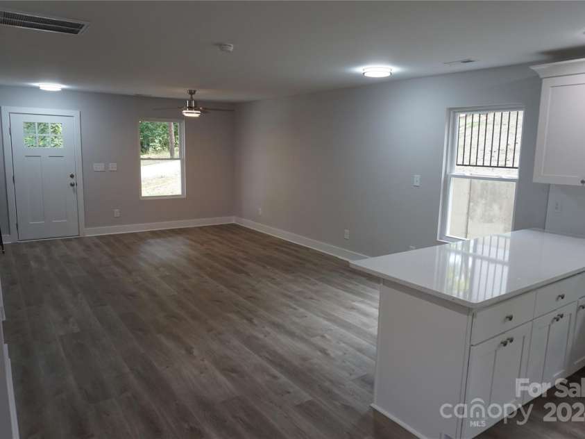 212 James Street, Kannapolis, NC 28083.  MLS# CAR4186400, YatesRealty ID 6499. 