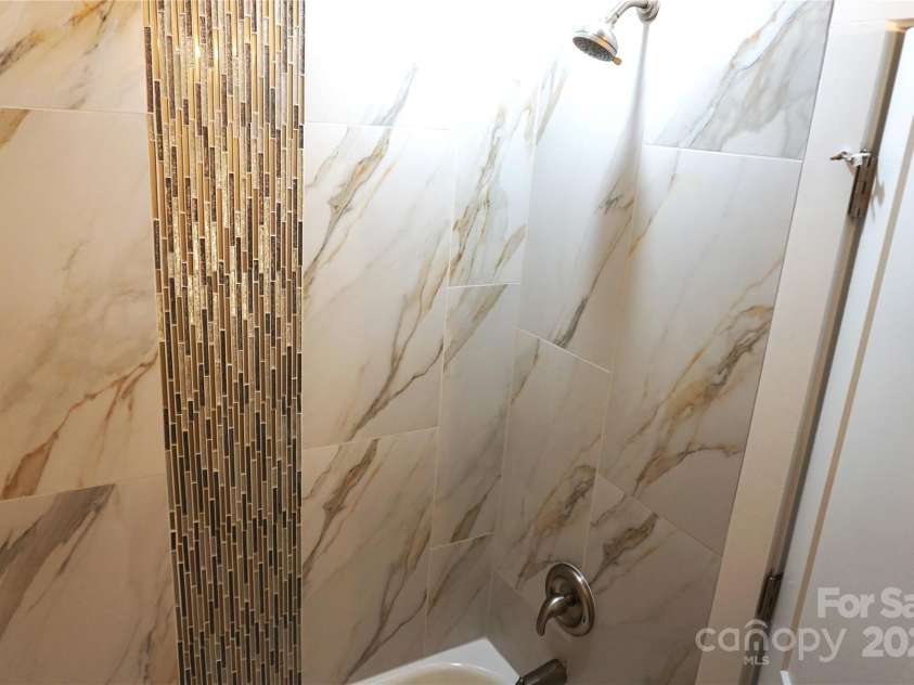 212 James Street, Kannapolis, NC 28083.  MLS# CAR4186400, YatesRealty ID 6499. 