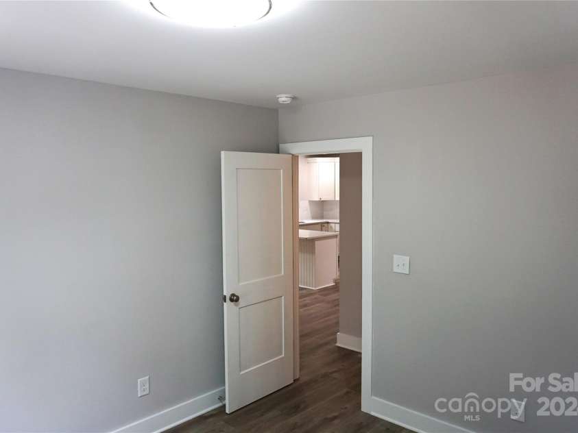 212 James Street, Kannapolis, NC 28083.  MLS# CAR4186400, YatesRealty ID 6499. 