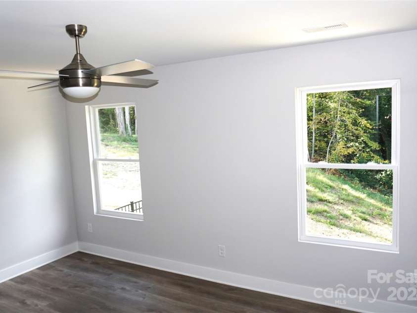 212 James Street, Kannapolis, NC 28083.  MLS# CAR4186400, YatesRealty ID 6499. 