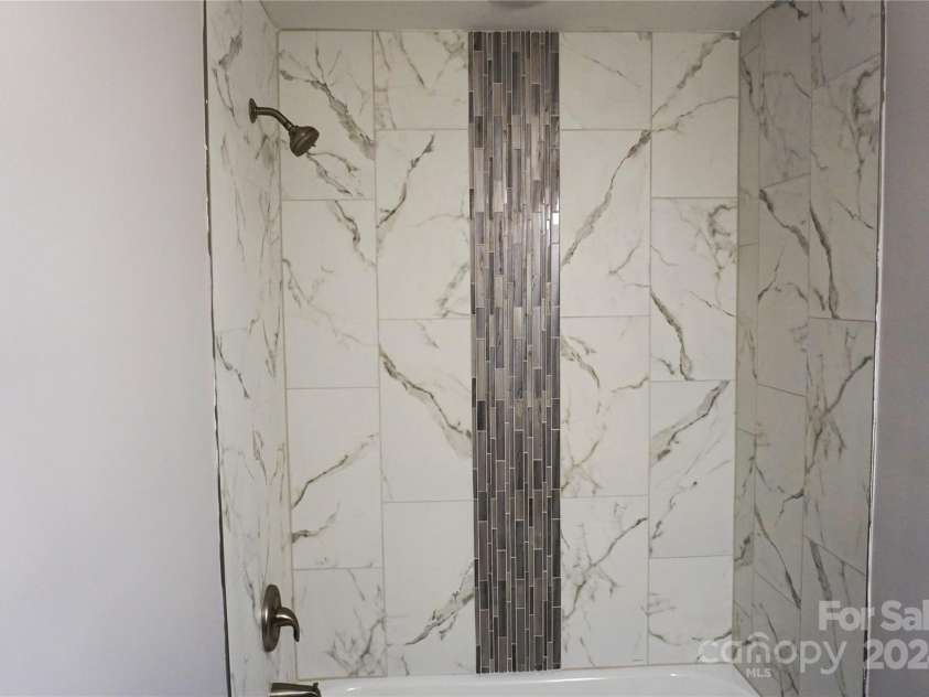 212 James Street, Kannapolis, NC 28083.  MLS# CAR4186400, YatesRealty ID 6499. 