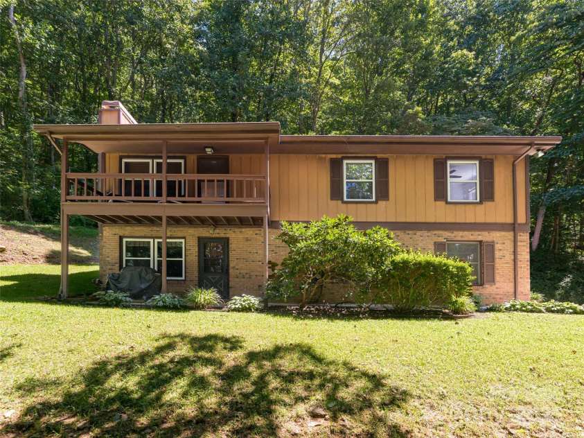 50 Tuckaway Drive, Asheville, NC 28803.  MLS# CAR4299292, YatesRealty ID 65. 