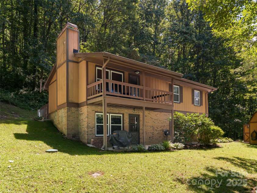 50 Tuckaway Drive, Asheville, NC 28803.  MLS# CAR4299292, YatesRealty ID 65. 