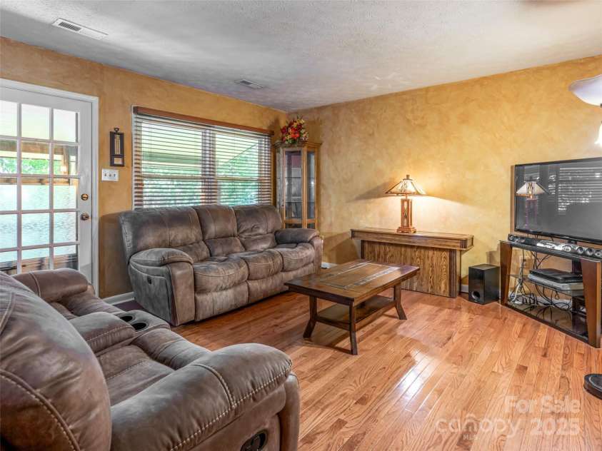 50 Tuckaway Drive, Asheville, NC 28803.  MLS# CAR4299292, YatesRealty ID 65. 