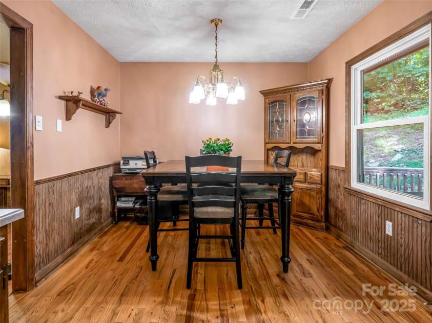 50 Tuckaway Drive, Asheville, NC 28803.  MLS# CAR4299292, YatesRealty ID 65. 