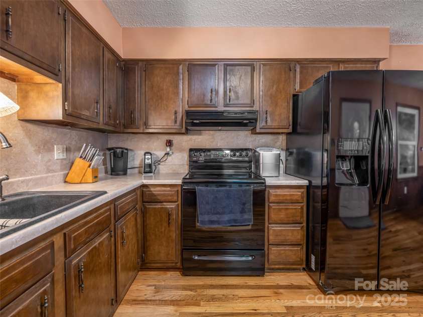 50 Tuckaway Drive, Asheville, NC 28803.  MLS# CAR4299292, YatesRealty ID 65. 