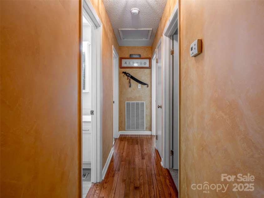 50 Tuckaway Drive, Asheville, NC 28803.  MLS# CAR4299292, YatesRealty ID 65. 