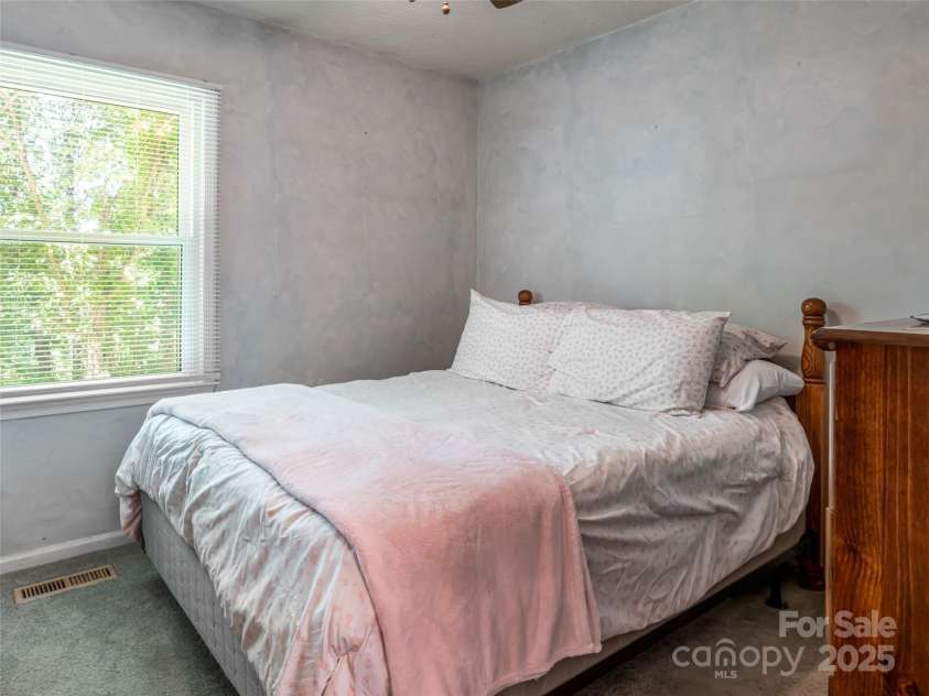 50 Tuckaway Drive, Asheville, NC 28803.  MLS# CAR4299292, YatesRealty ID 65. 