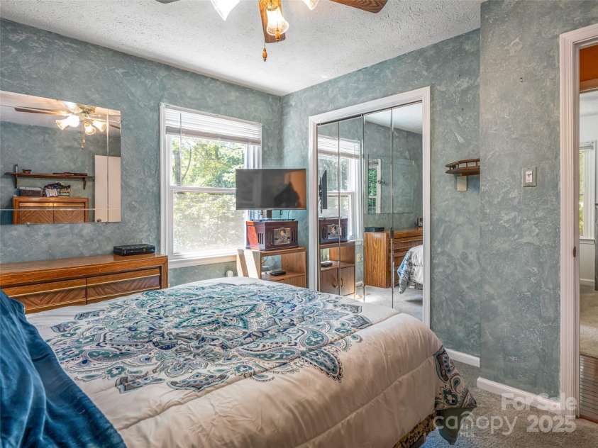 50 Tuckaway Drive, Asheville, NC 28803.  MLS# CAR4299292, YatesRealty ID 65. 