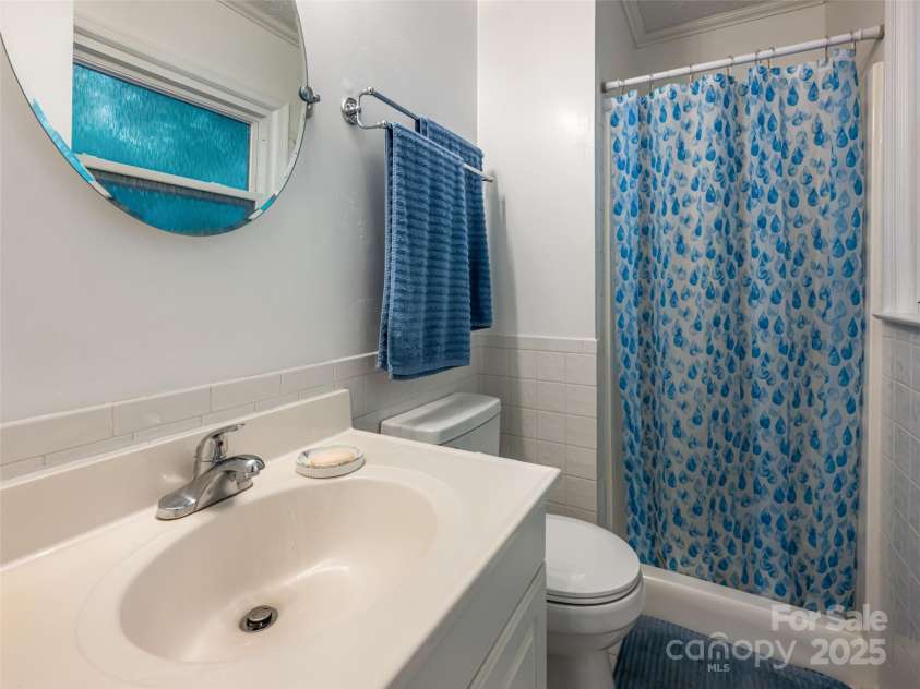 50 Tuckaway Drive, Asheville, NC 28803.  MLS# CAR4299292, YatesRealty ID 65. 