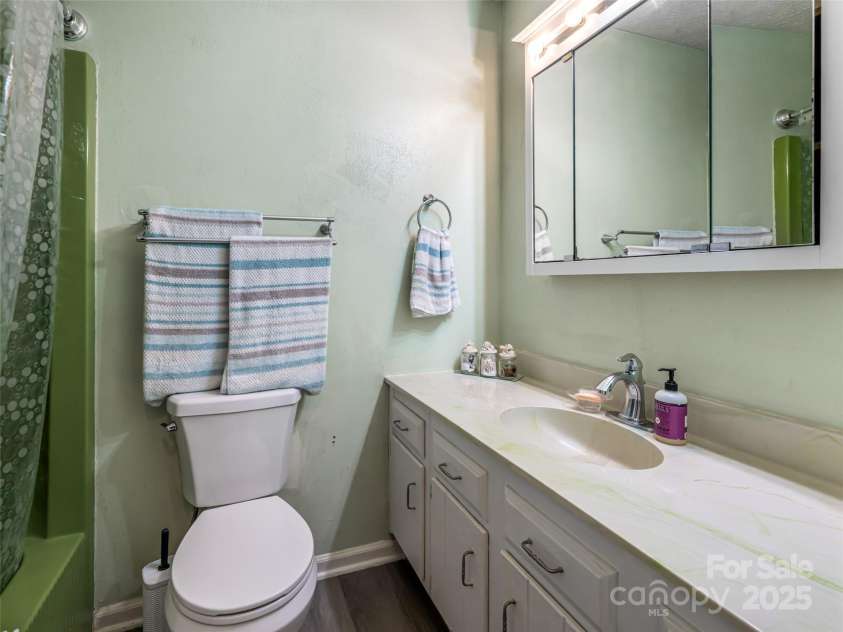 50 Tuckaway Drive, Asheville, NC 28803.  MLS# CAR4299292, YatesRealty ID 65. 