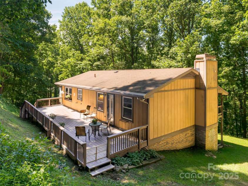 50 Tuckaway Drive, Asheville, NC 28803.  MLS# CAR4299292, YatesRealty ID 65. 