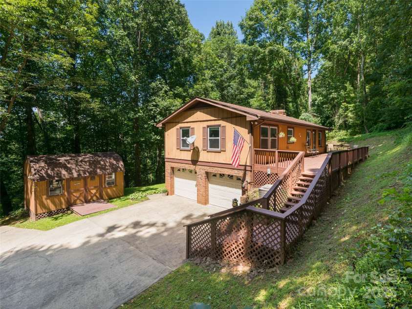 50 Tuckaway Drive, Asheville, NC 28803.  MLS# CAR4299292, YatesRealty ID 65. 