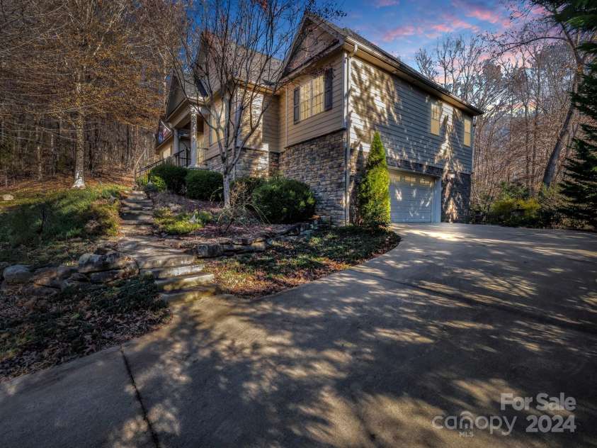 148 Courtland Court, Lake Lure, NC 28746.  MLS# CAR4207645, YatesRealty ID 650. 