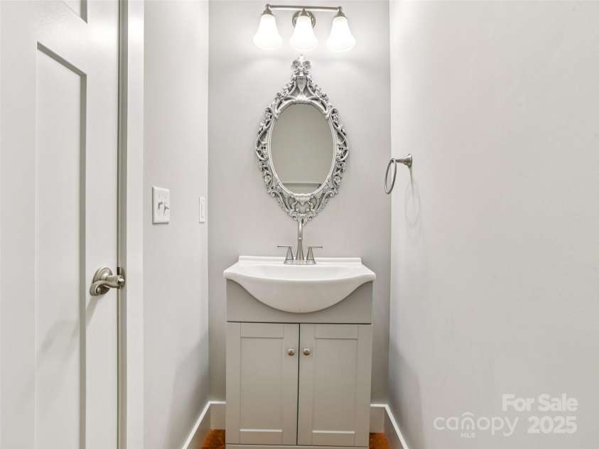 64 Leyland Circle, Hendersonville, NC 28792.  MLS# CAR4308400, YatesRealty ID 650. 