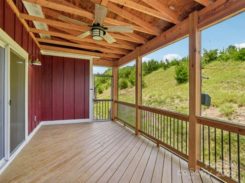 64 Leyland Circle, Hendersonville, NC 28792.  MLS# CAR4308400, YatesRealty ID 650. 