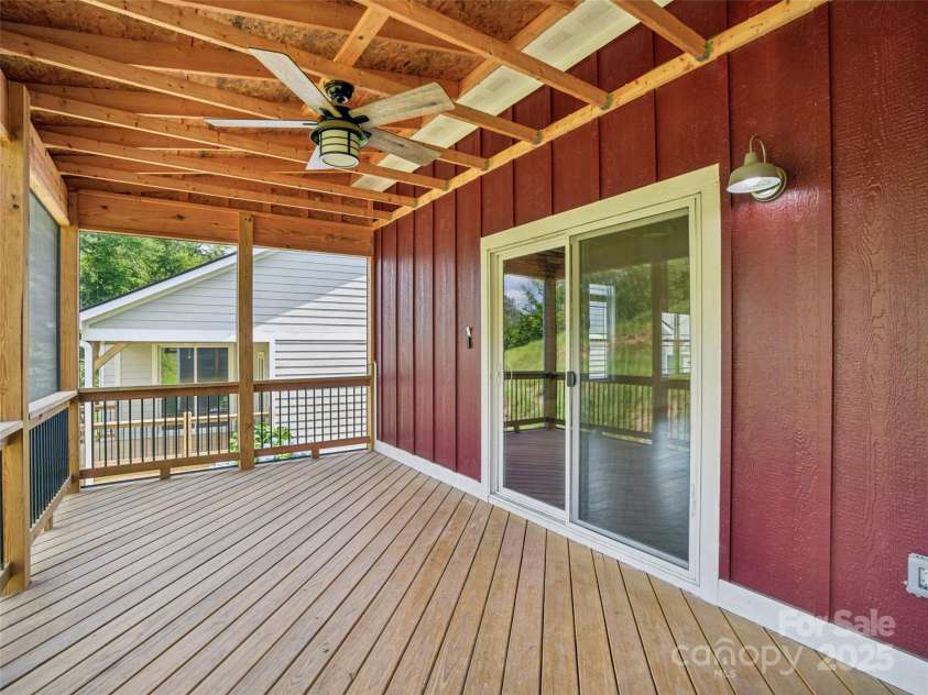 64 Leyland Circle, Hendersonville, NC 28792.  MLS# CAR4308400, YatesRealty ID 650. 