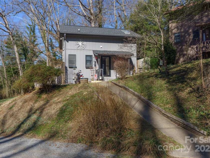 177 Forest Drive, Clyde, NC 28721.  MLS# CAR4231456, YatesRealty ID 6501. Another Front View