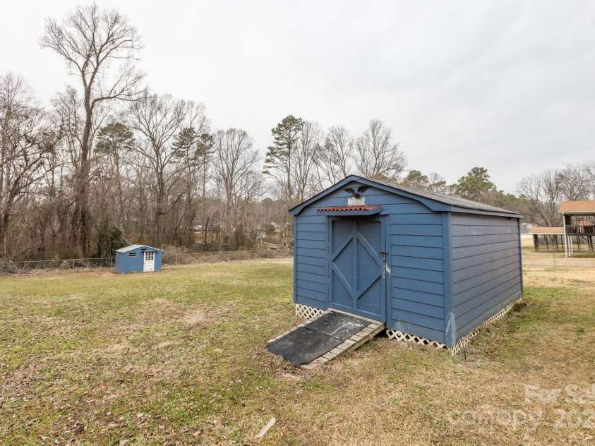 1221 Myrtle School Road, Gastonia, NC 28052.  MLS# CAR4217542, YatesRealty ID 6502. 