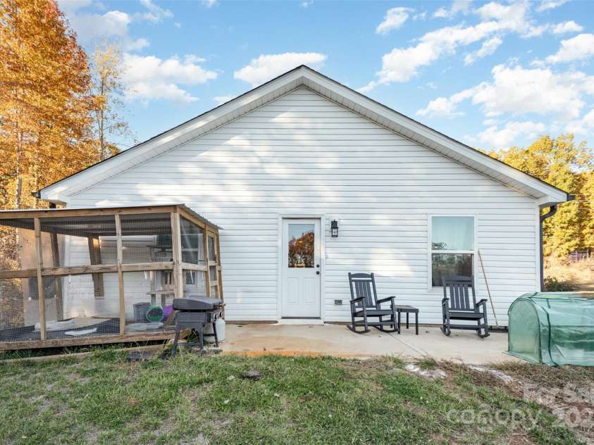 319 Pinnacle Road, Kings Mountain, NC 28086.  MLS# CAR4319517, YatesRealty ID 6502. 