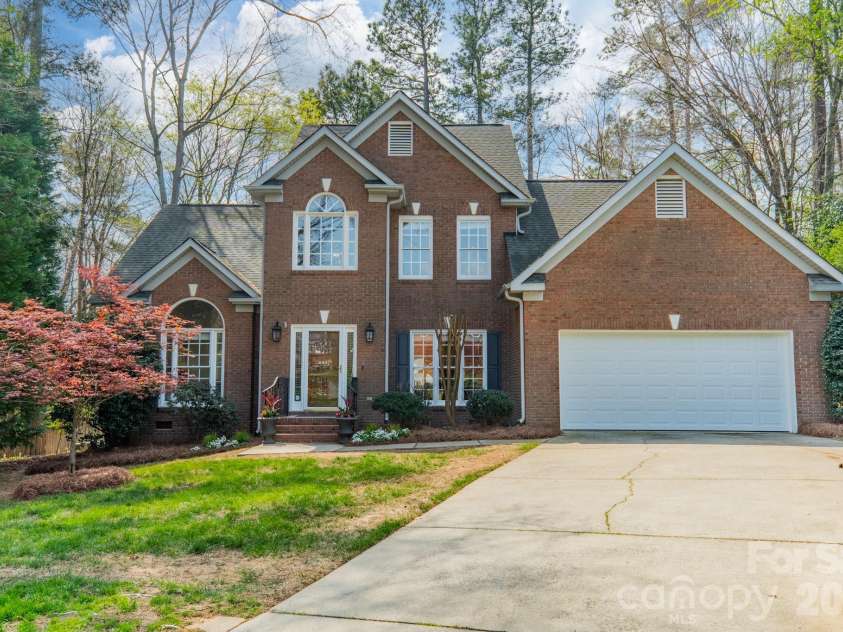 4504 Willow Croft Court, Charlotte, NC 28226.  MLS# CAR4357946, YatesRealty ID 6503. 